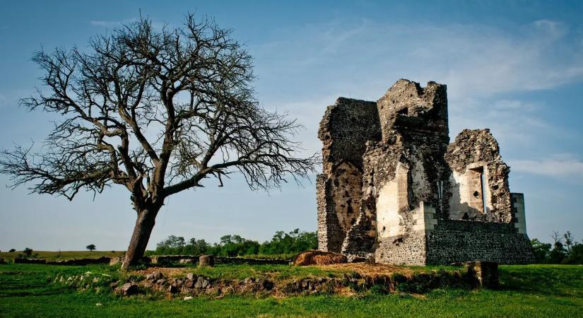 Különleges romtemplomok – Itt találod a Balaton-felvidék legszebb kincseit