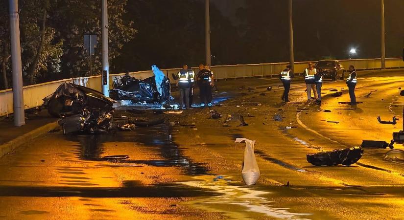 Darabokra szakadt egy Mercedes – halálos baleset történt az éjjel Szegeden