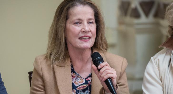 Fehér Anna ezért nem bánja, hogy 53 évesen lett anyuka