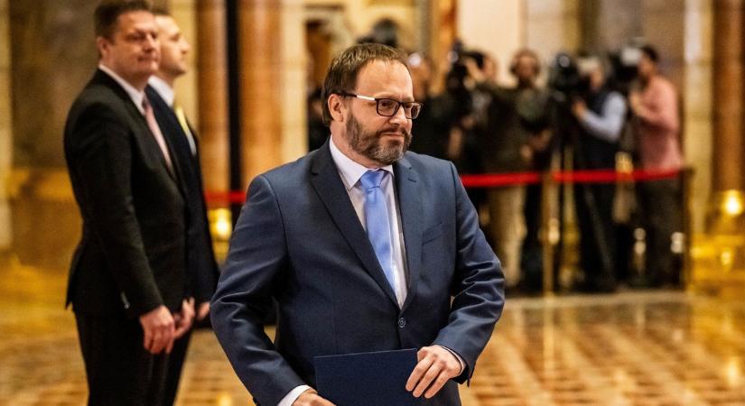 Üres a kassza, elszállt a költségvetési hiány a választási évben