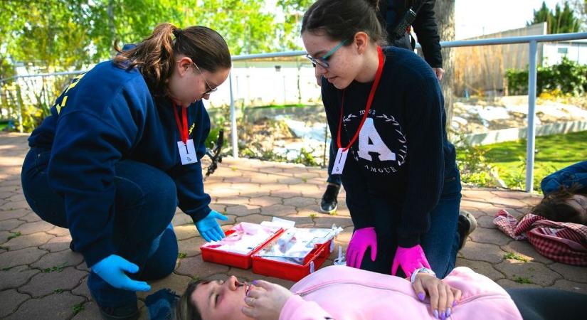 Az emberség ünnepe: ma van a Vöröskereszt Világnapja