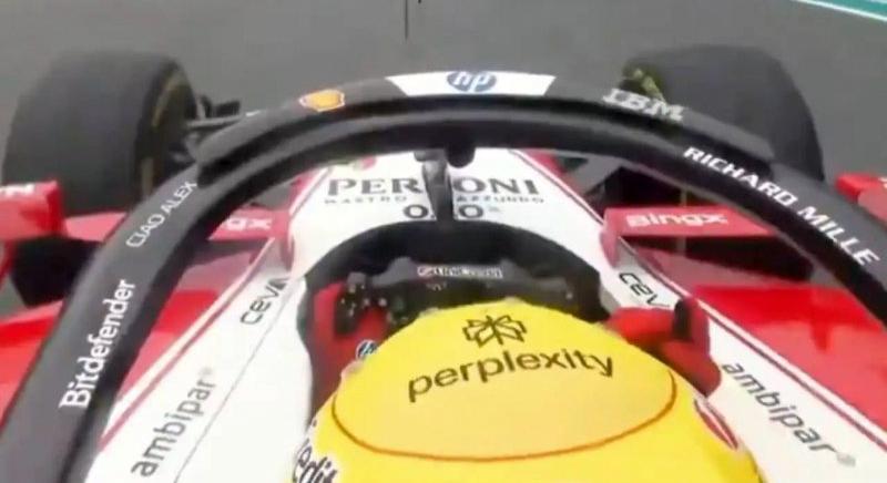 Kettős mércét emlegetnek Hamilton középső ujja miatt