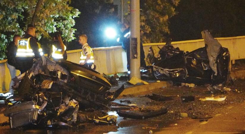 Extrém gyorsan száguldhatott a szétszakadt Mercedes sofőrje a szakértő szerint