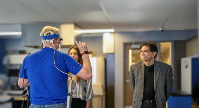 Látás-helyreállítás a szem megkerülésével? Ezt tudja egy új agyi implantátum, már a harmadik betegbe ültettek be