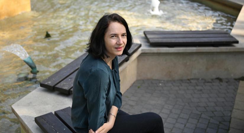 Miért ne lehetne szimbolikusan is jelezni, hogy sokfélék vagyunk a magyarságunkban? – Patakfalvi-Czirják Ágnes a székely zászló kitűzéséről az Országházra