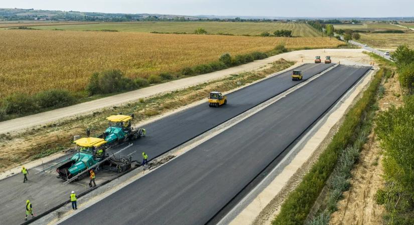 Történelmi autópálya-fejlesztés zajlik Erdélyben, rendkívüli a jelentősége