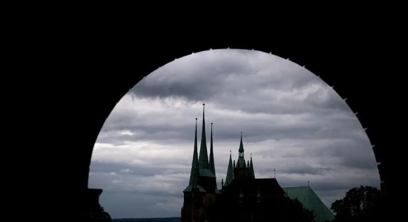 „Ma még a keresztényeket hallgattatják el – holnap bárki célpont lehet”