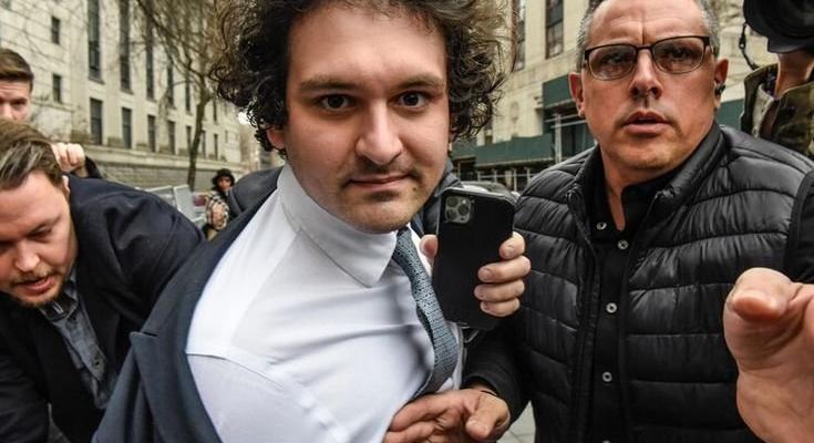 Az évtized befektetője lehetett volna, ha nem lop el több milliárd dollárt az ügyfeleitől