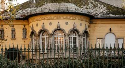Teljesen megváltozik a helyi védettségű villa, emeletráépítést kap