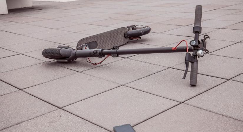 Óriási anyagi öngól: ennyibe kerülhet egy biztosítás nélküli rollerbaleset