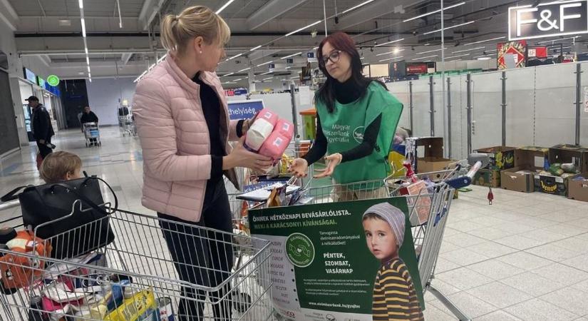 „Amíg nekem van, jusson a szegény gyereknek is” – újra gyűjt az Élelmiszerbank