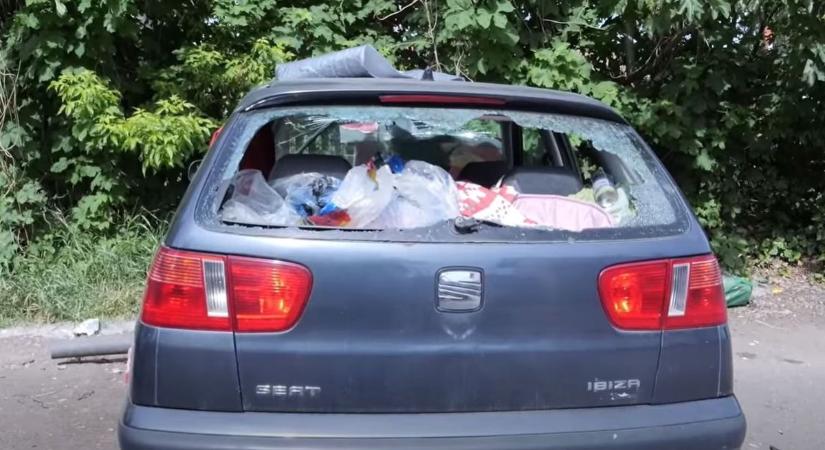 Sokan rettegnek a gyöngyösi vasútállomás közelében álló titokzatos roncstól