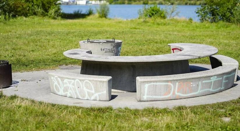 Betiltják a grillezést, nyomós oka van a döntésnek