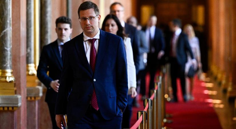 „Újszerű, szokatlan, normális” ellenzéki létet ígér a Fidesz részéről Gulyás Gergely