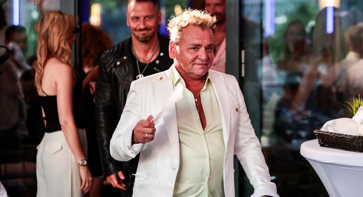 Mészáros Bende szerint apja, MÁZS fenyegeti édesanyját és volt barátnőjét is