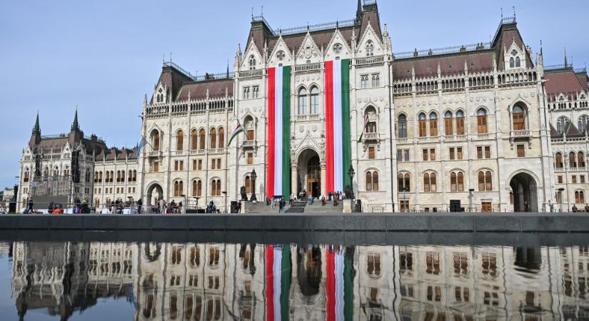 Megújult a parlament honlapja, itt van az ülésrend