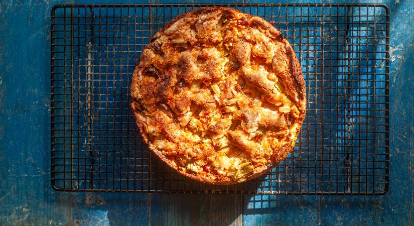 A tavasz íze: készíts isteni rebarbarás mandulatortát – recept