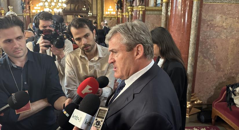 Kapitány István a parlamentben mondta el, mi most az új kormány legfontosabb dolga