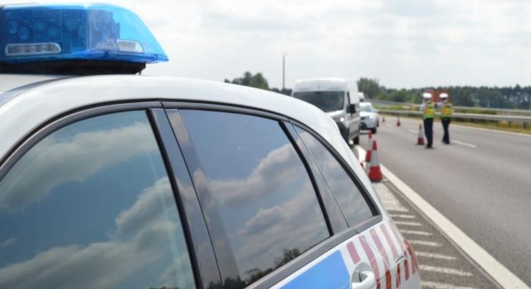Nyolc autó karambolozott az M7-esen, az M5-ösön kigyulladt egy kamion