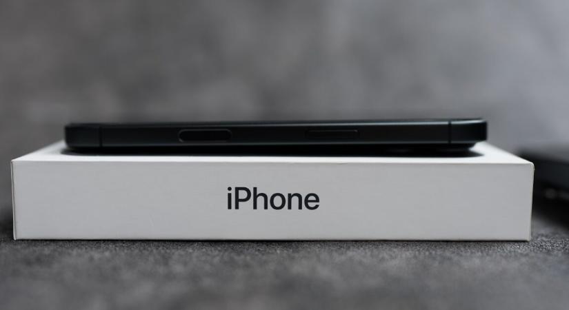 Ennyi ideig bírja folyamatosan az iPhone zseblámpája egyetlen töltéssel
