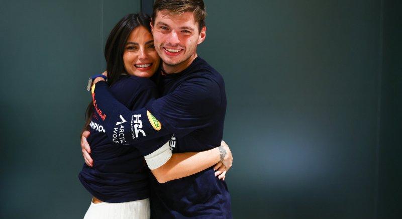 Kelly Piquet: Max igyekszik a lehető legkésőbb távozni és leghamarabb visszaérni