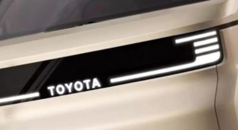 22 év után vonul nyugdíjba a népszerű Toyota modell, mutatjuk az utódját!