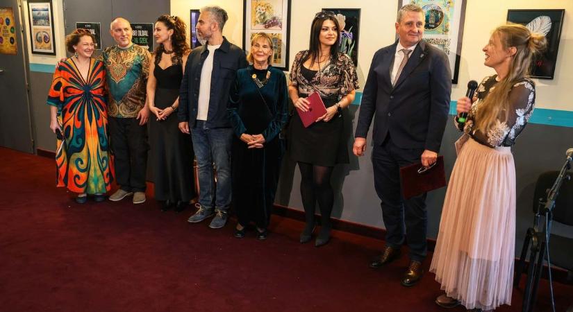 Hét szerb pecsét Egerben: nem mindennapi tárlat nyílt az Ifi Pont Dió Galériájában