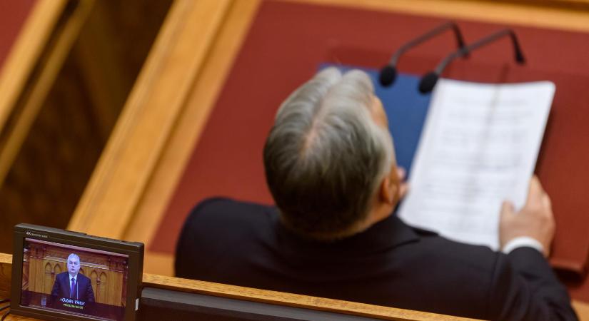 Hidvéghi Balázs szerint semmi gond azzal, hogy Orbán Viktor felrúgta a szokásjogot