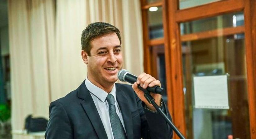 Újabb dalestre hívja közönségét Szekszárdon Kovács Gergő énekes