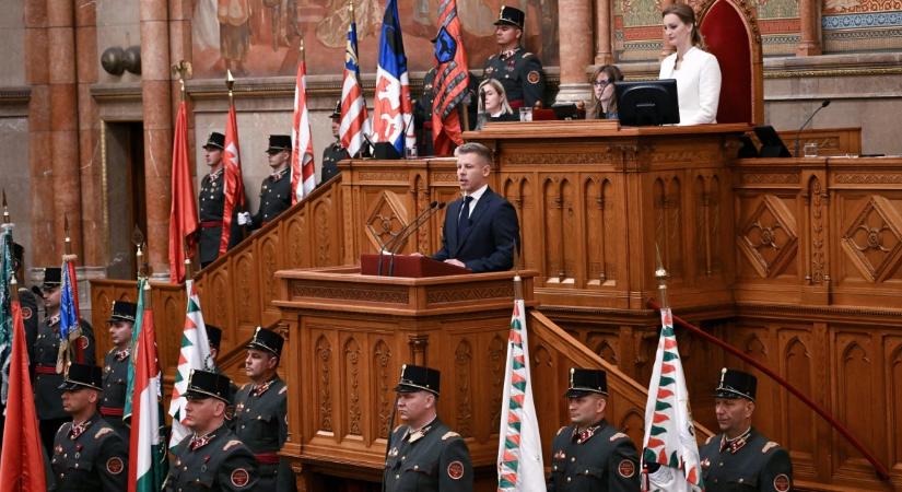 Magyar Péter bocsánatot kért a gyermekvédelmi rendszer áldozataitól és lemondásra szólította fel Sulyok Tamást