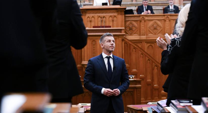 „Valódi megbékélés nem lesz elvarratlan sebekből” – Elmondta első miniszterelnöki beszédét Magyar Péter