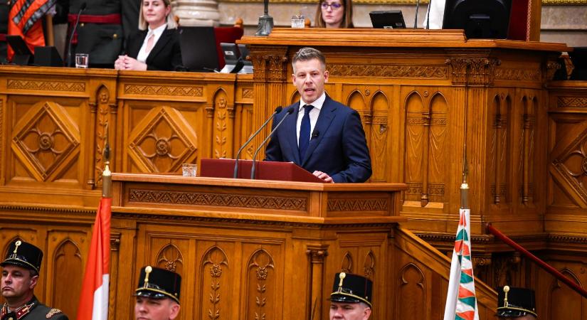 Magyar Péter: Ideje távozni, ameddig még lehet