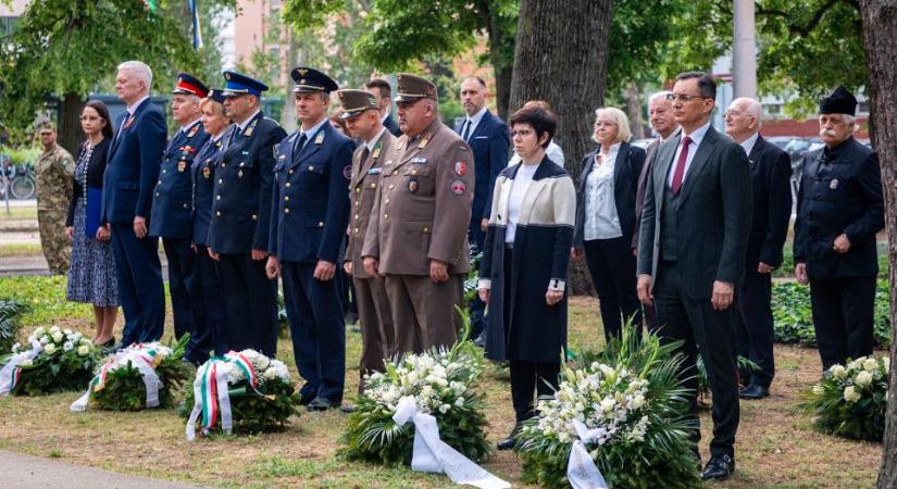 A vesztesek oldalán „győzelem napját” ünnepelni...
