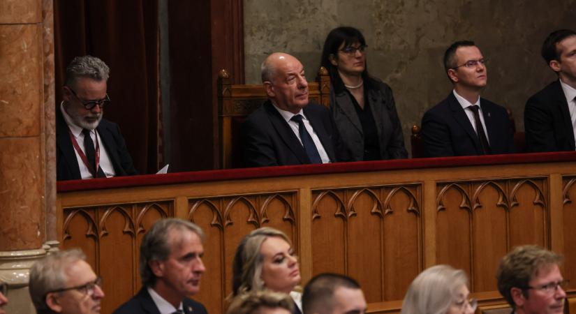 Így nézte Sulyok Tamás, ahogy Magyar Péter a beszédében lemondásra szólította fel