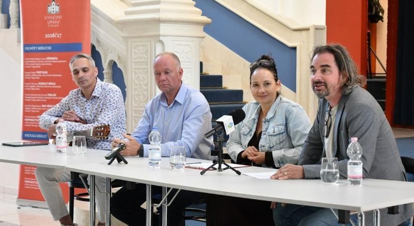 Kulisszák mögé engednek betekintést, brutális évadra készül a szentesi színház