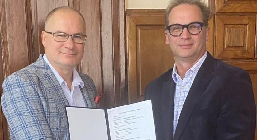 Robotika és MI: stratégiai együttműködést kötött a szombathelyi kórház és a PBN