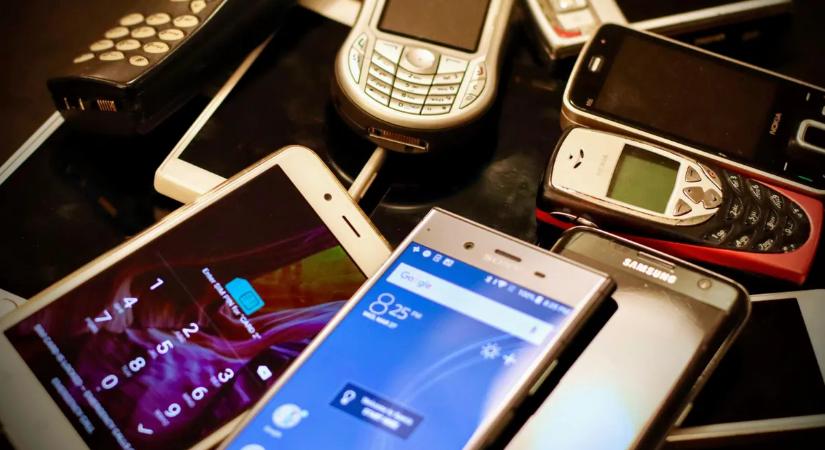 Ezt soha ne tegye a régi telefonjával – komoly tűzveszélyt okozhat
