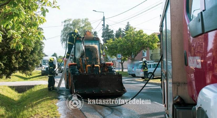 A fő utcán gyulladt ki egy munkagép a zalai fürdővárosban – a tűzoltók segítettek