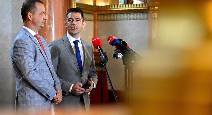 Novák Előd: Az új házelnök máris felrúgta a napirendet