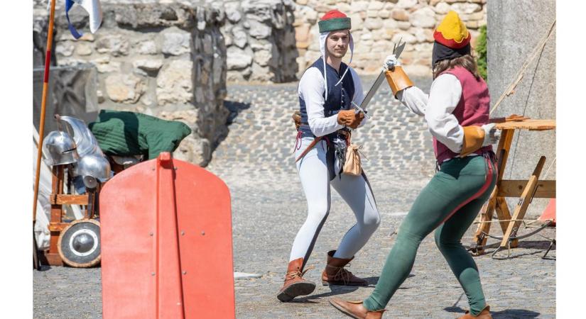 Székesfehérváron mutatta meg magát a Fekete Sereg (galéria, videó)