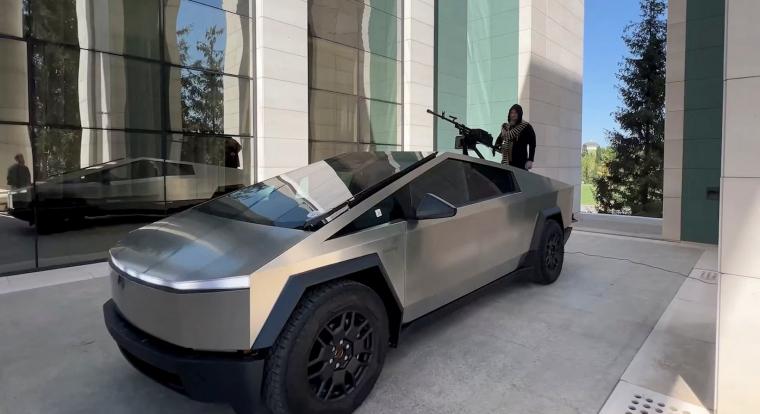 A Tesla Cybertruck egyik modellje alól kieshetnek a kerekek