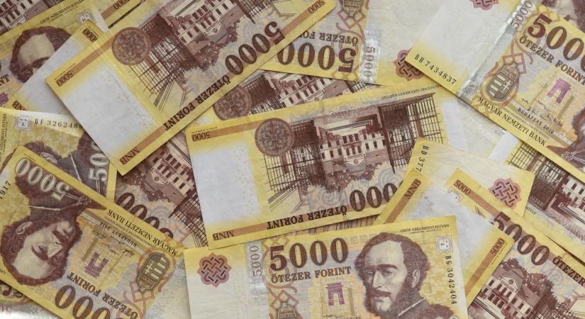 Így néz ki az új 5 000 és 25 000 forintos