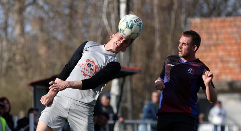 A két gól mellett két kiállítást is láthattak a nézők Mezőcsokonyán