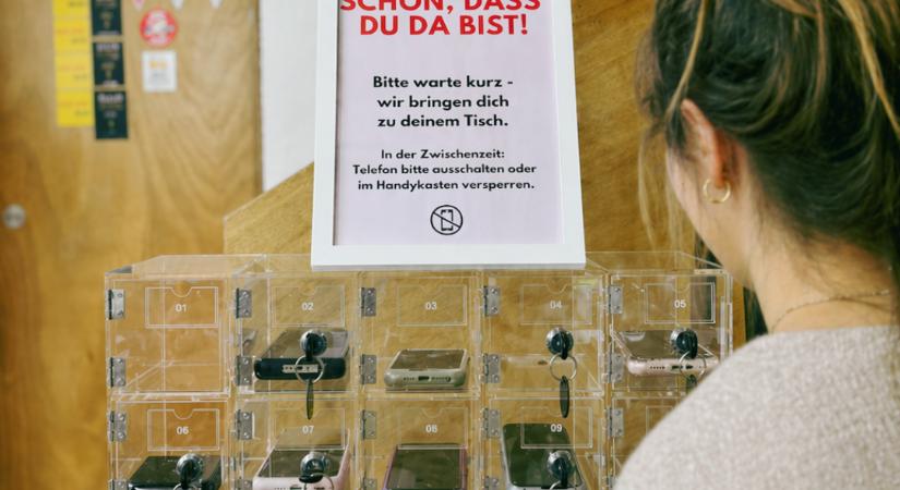 Offline kávézó nyílt Bécsben