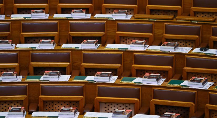 Hétfőn brutális tempóval indul be a parlamenti munka