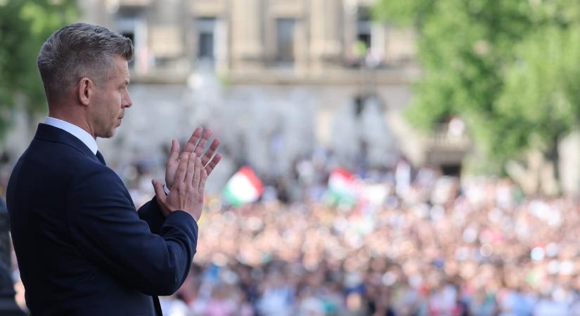 Így nézett ki a Magyar Péter nagy napja a HVG fotósainak szemével