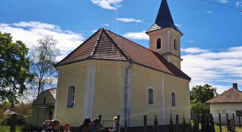 Az apró, de élni akaró farnadi református gyülekezet temploma