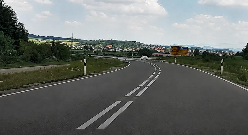 Sokan rosszul tudják: ezt jelenti valójában a dupla szaggatott vonal az úton