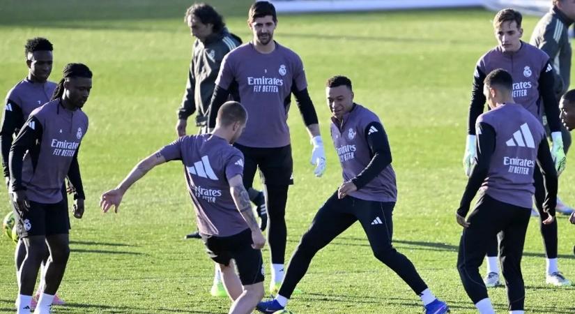 Mi történik a Real Madridnál? Courtois nyújtott lábbal támadt Mbappéra – videó