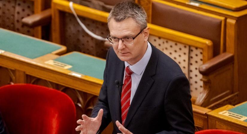 Rétvári Bence szerint Magyar Péter első miniszterelnöki beszéde egy bosszúbeszéd lett
